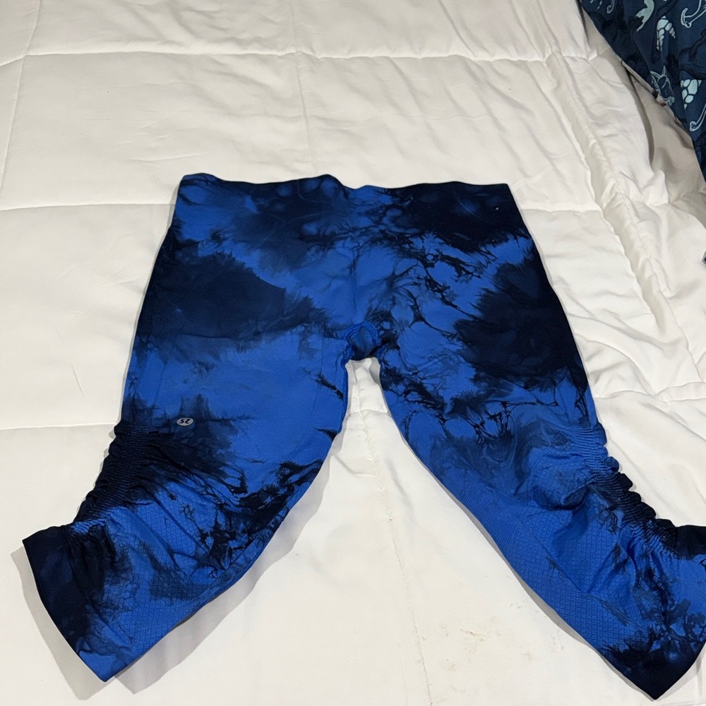 Under Armour Girls' Blue and Black Tie-Dye Capri Leggings